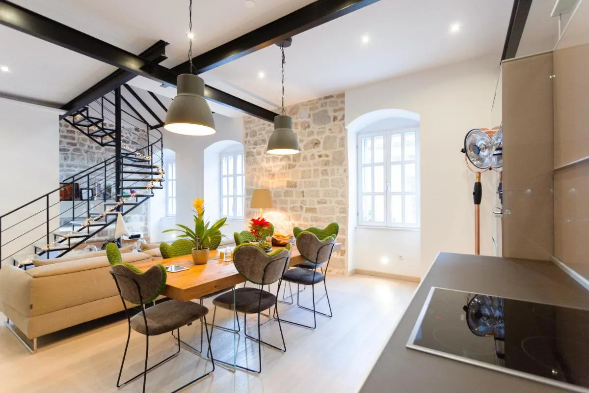 Image 2 of Old Town Luxury House