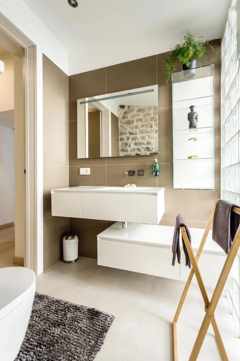 Image 3 of Old Town Luxury House