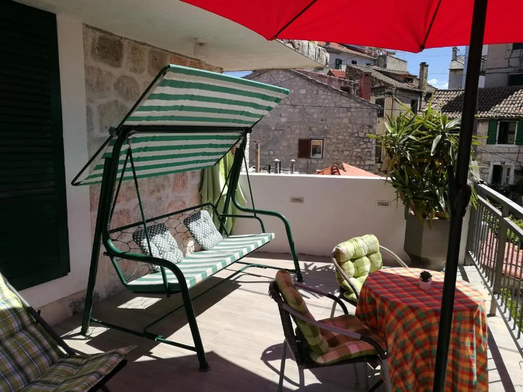 Image of Old stone house in center of Split – San Luke