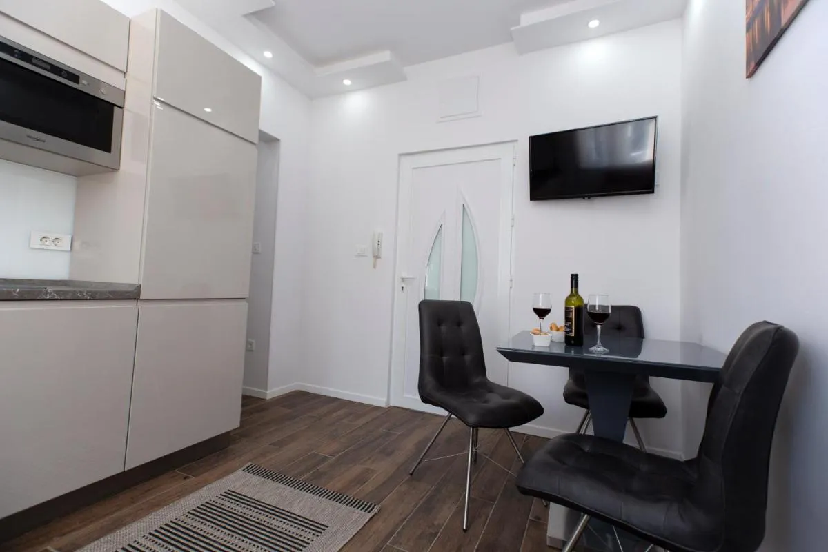 Image 4 of Old town apartment Anamarija