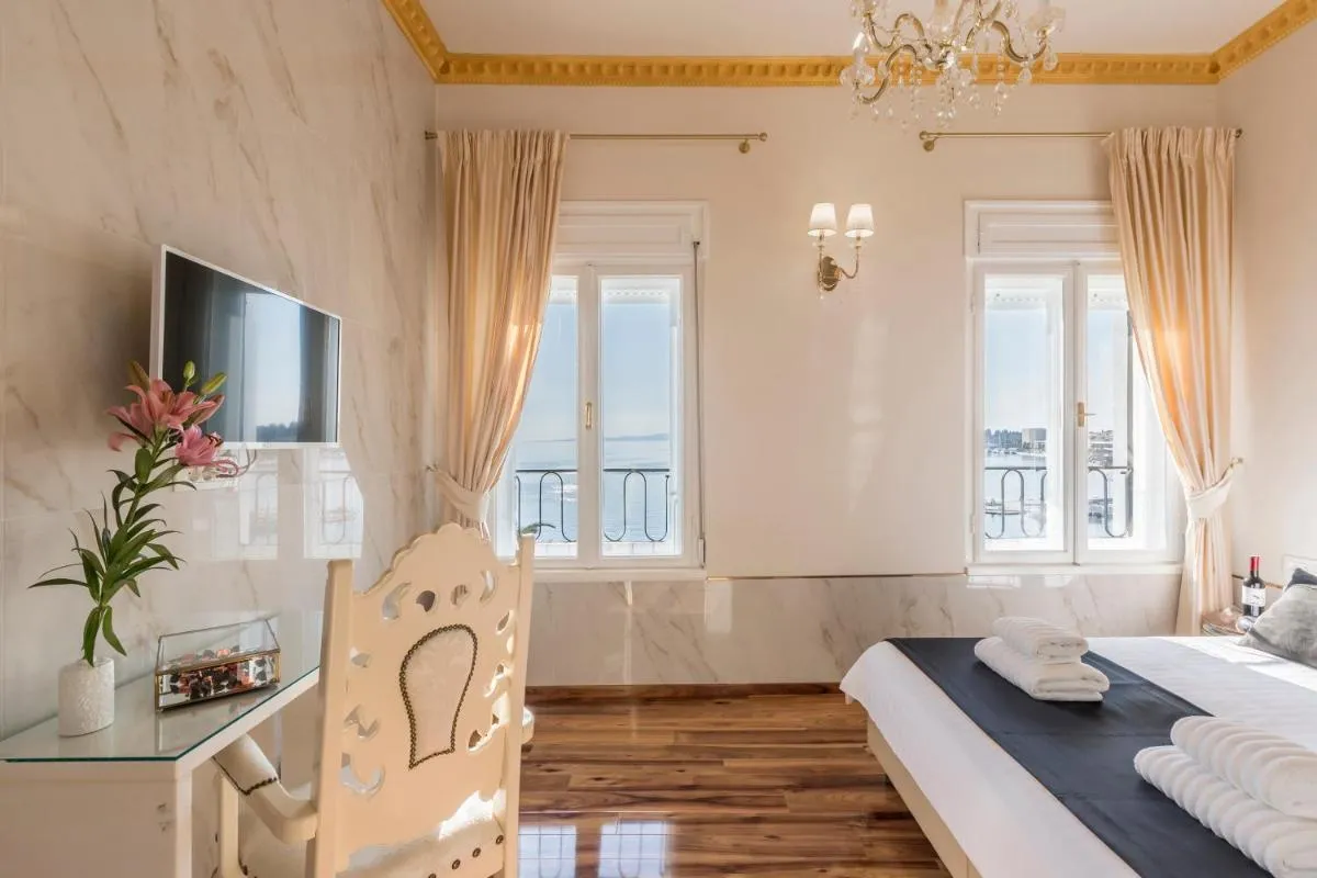 Image 3 of Olivia Luxury Rooms