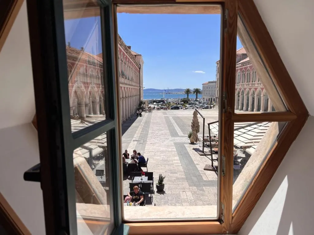 Image of On the Square Suites