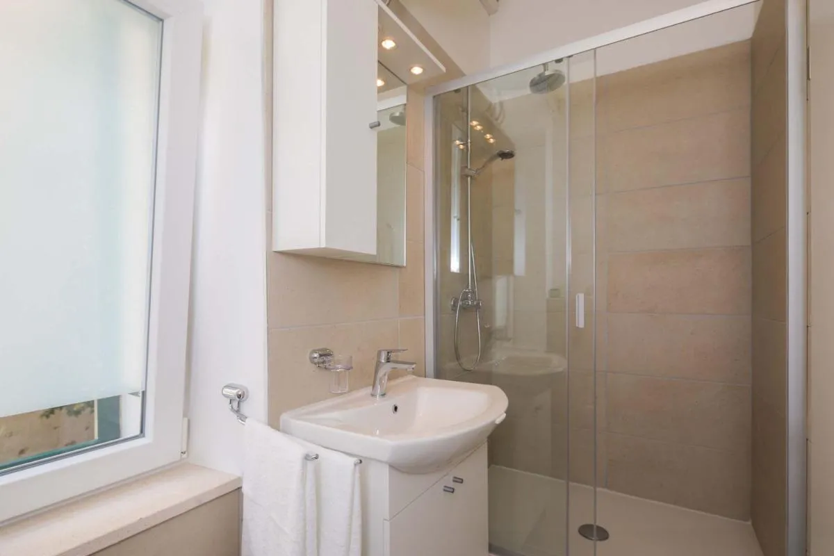 Image 6 of PLR-Royal luxury apartment