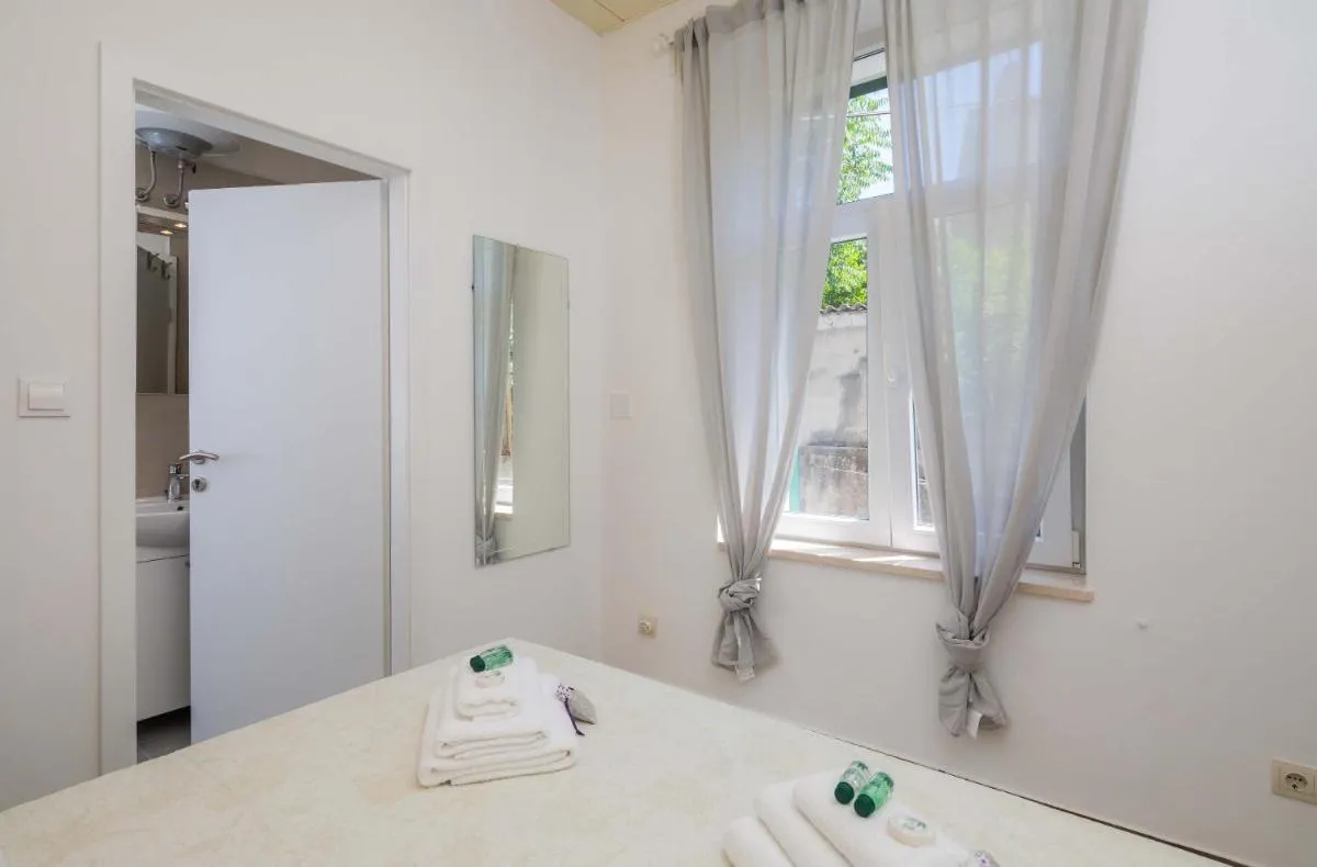 Image 2 of PLR-Royal luxury apartment