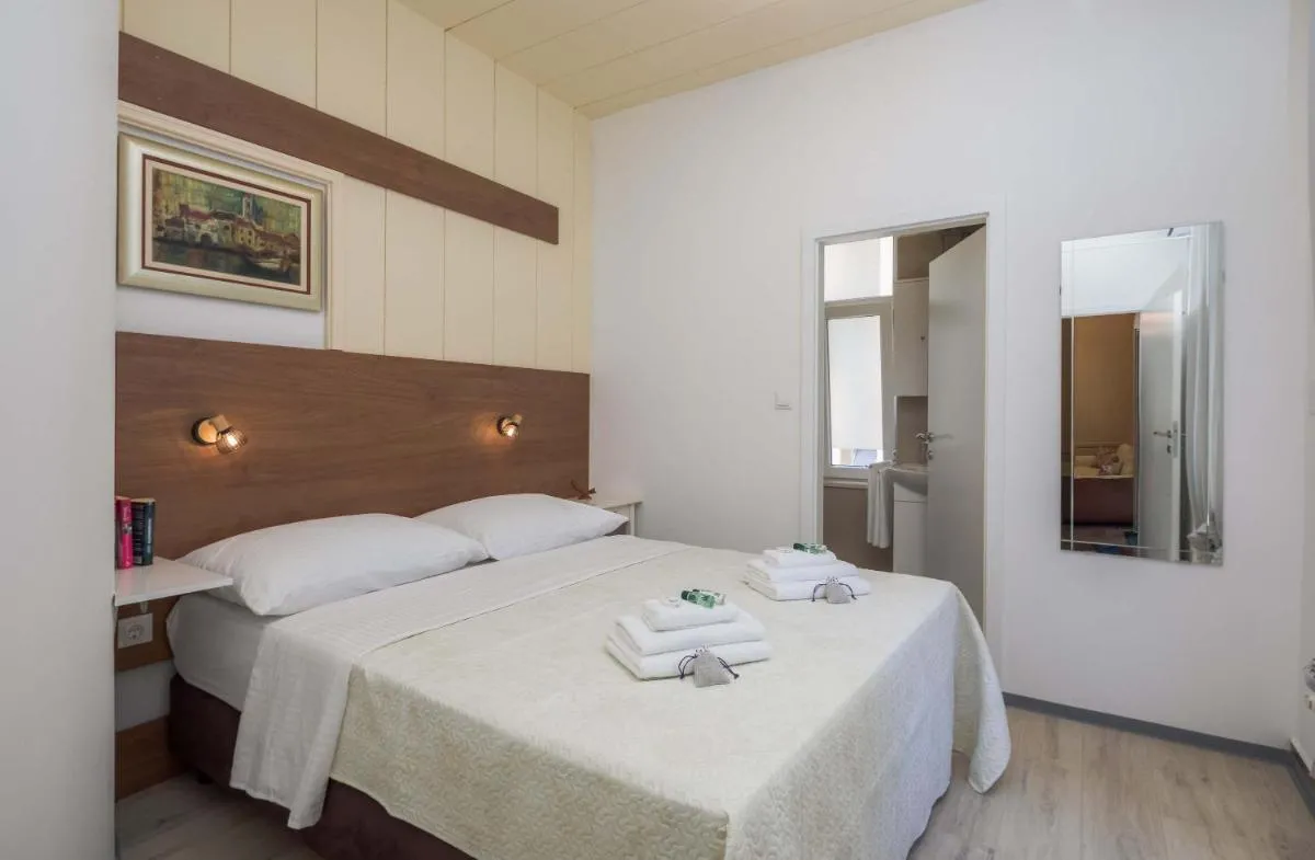Image 1 of PLR-Royal luxury apartment