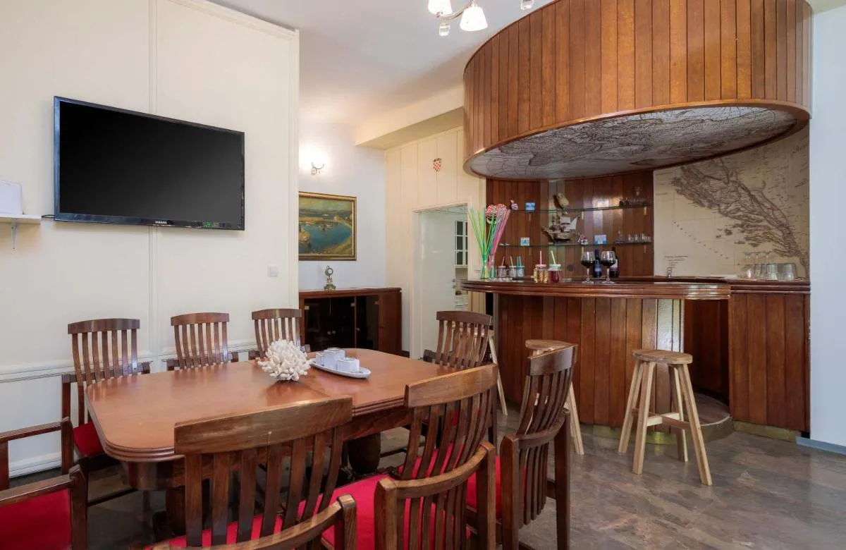 Image 4 of PLR-Royal luxury apartment