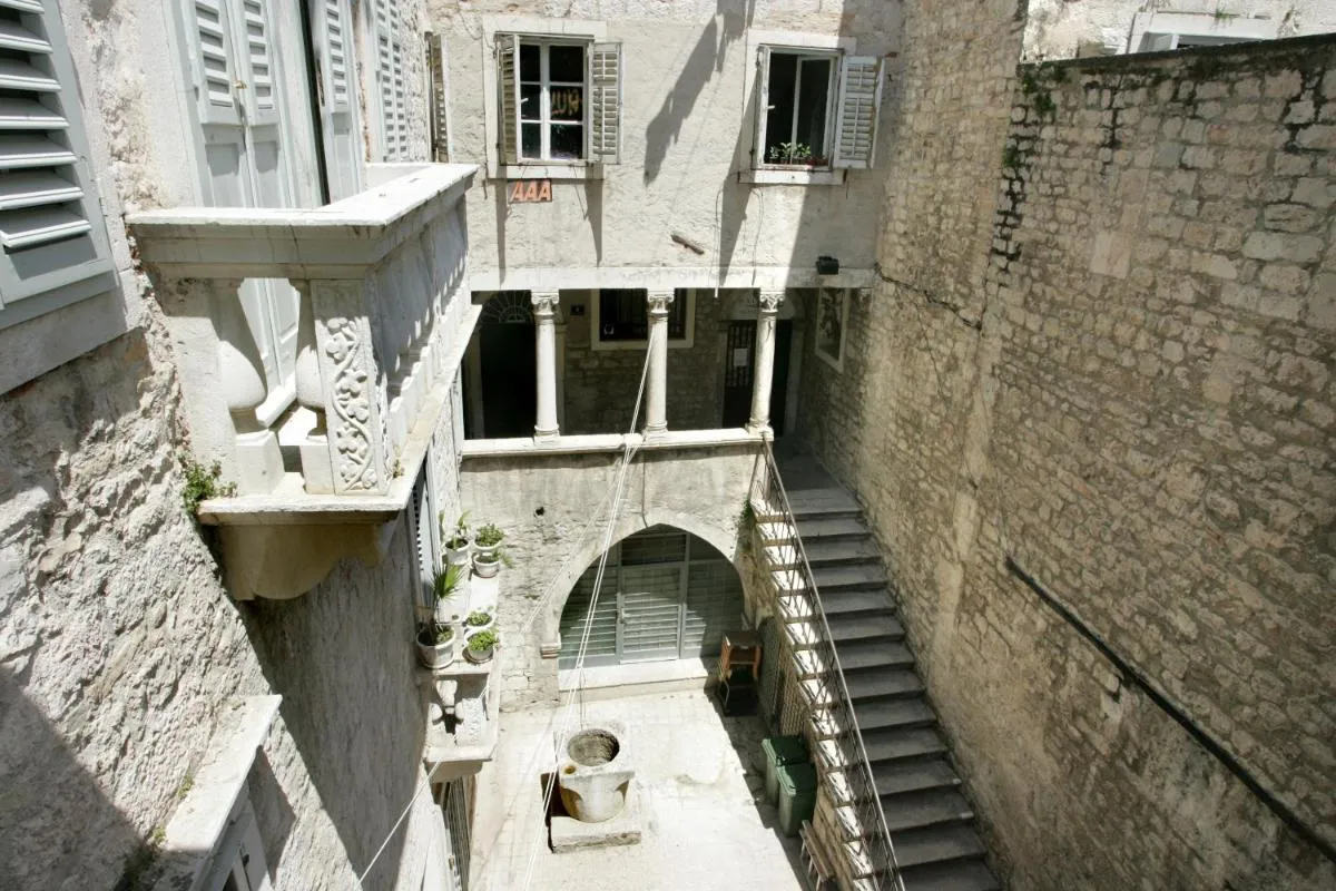 Image 5 of Palace Augubio
