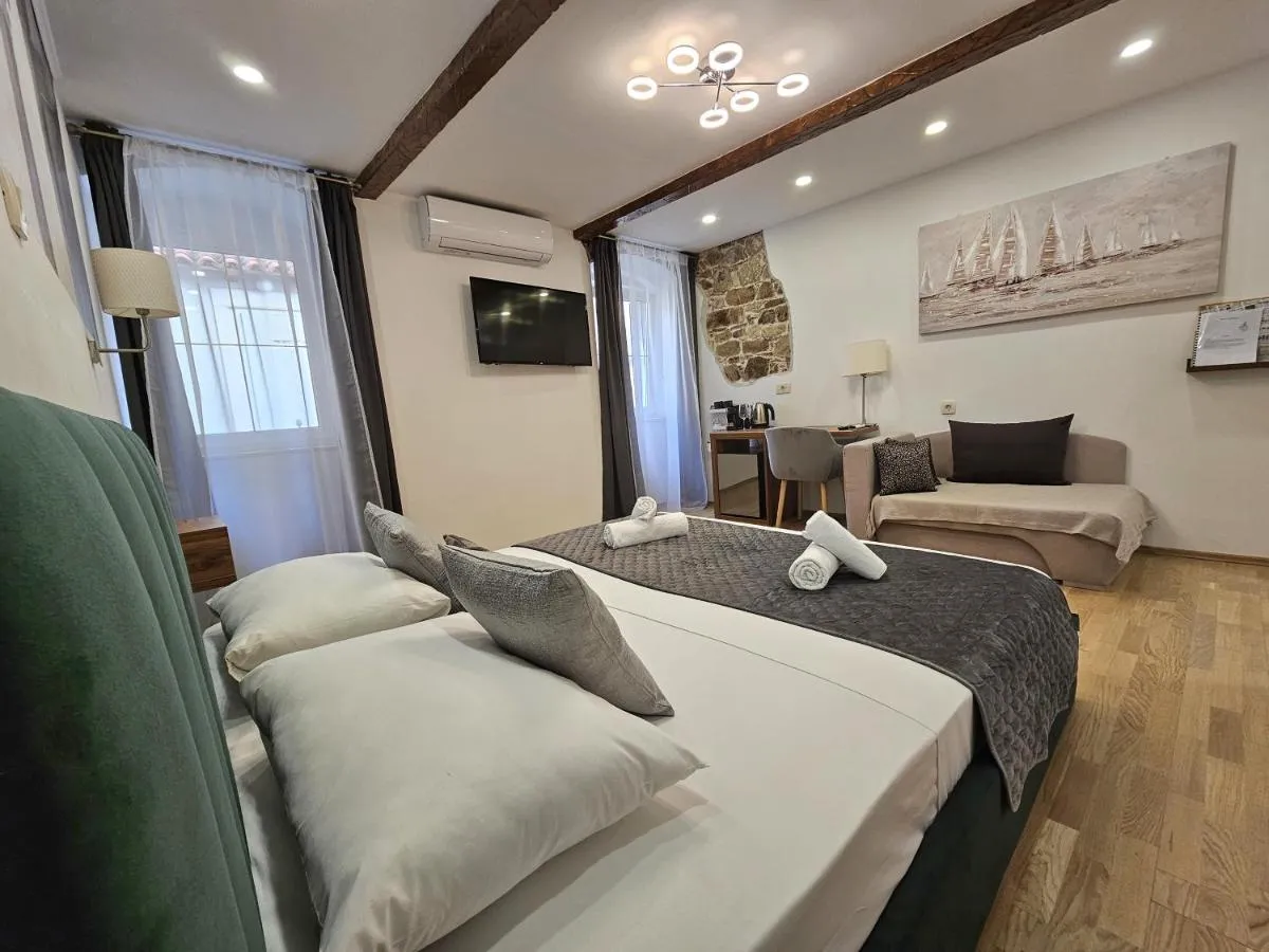 Image 2 of Palace Luxury Room