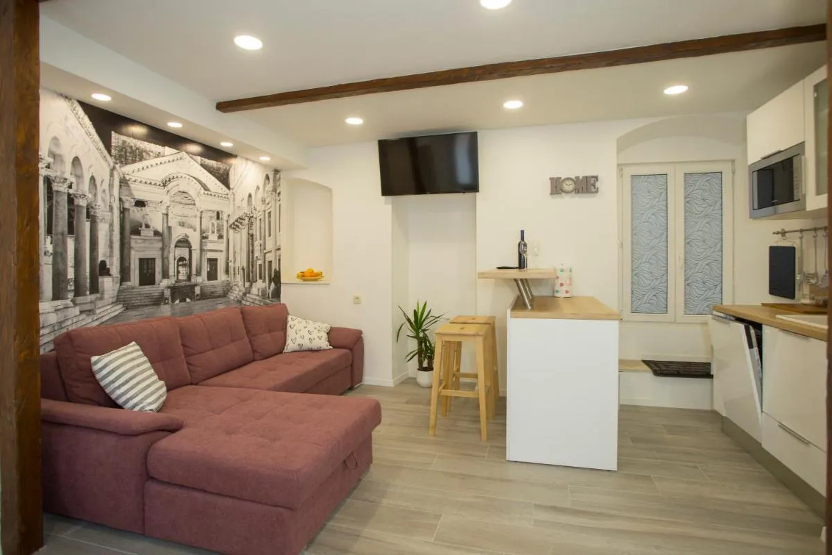 Image 4 of Palace apartment