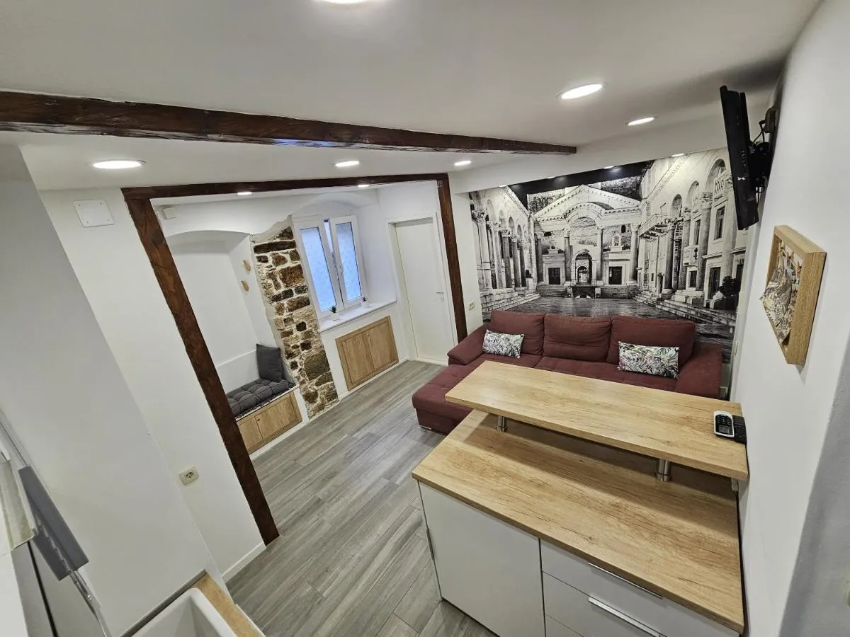 Image 2 of Palace apartment
