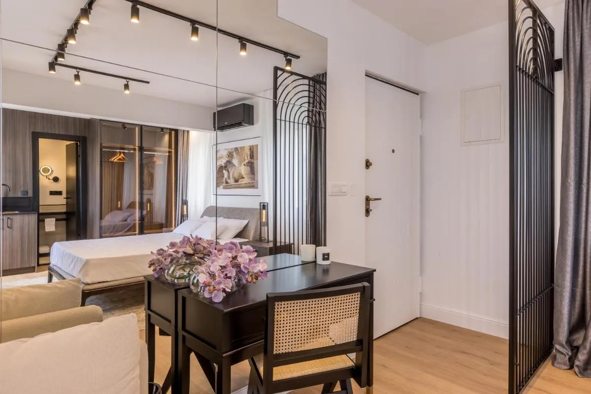 Image 3 of Palazzo Romano Suite 2