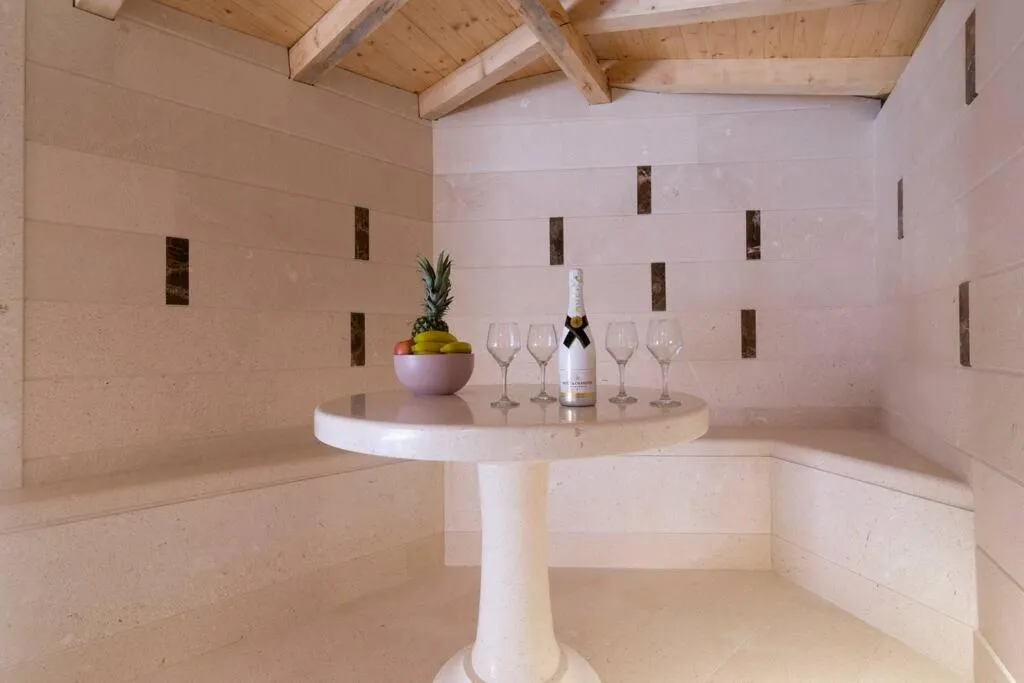 Image 2 of Paradise House Split
