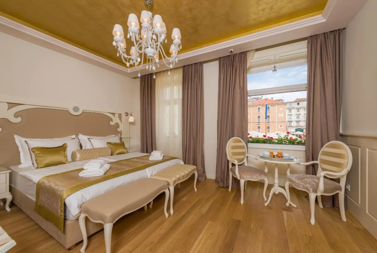 Image 6 of Piazza Heritage Hotel
