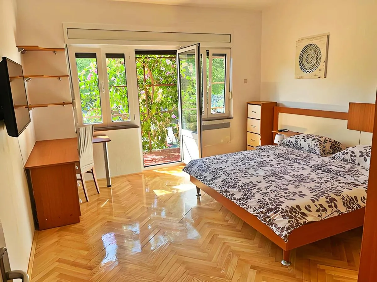 Image 1 of Pomalo Retreat