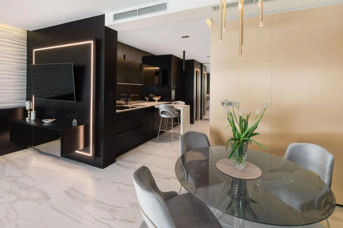Image 2 of Posh Residence Luxury Suites