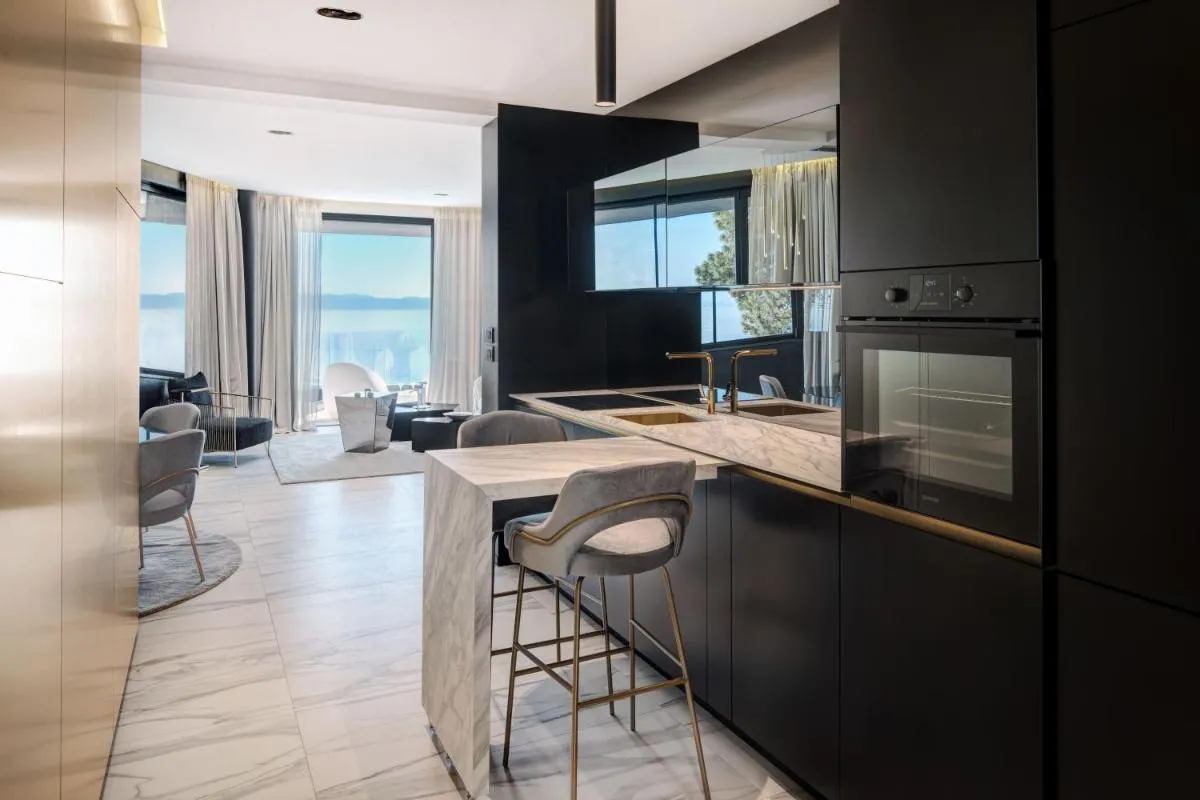 Image 3 of Posh Residence Luxury Suites