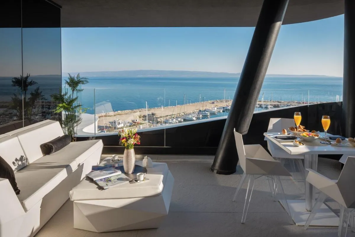 Image 5 of Posh Residence Luxury Suites