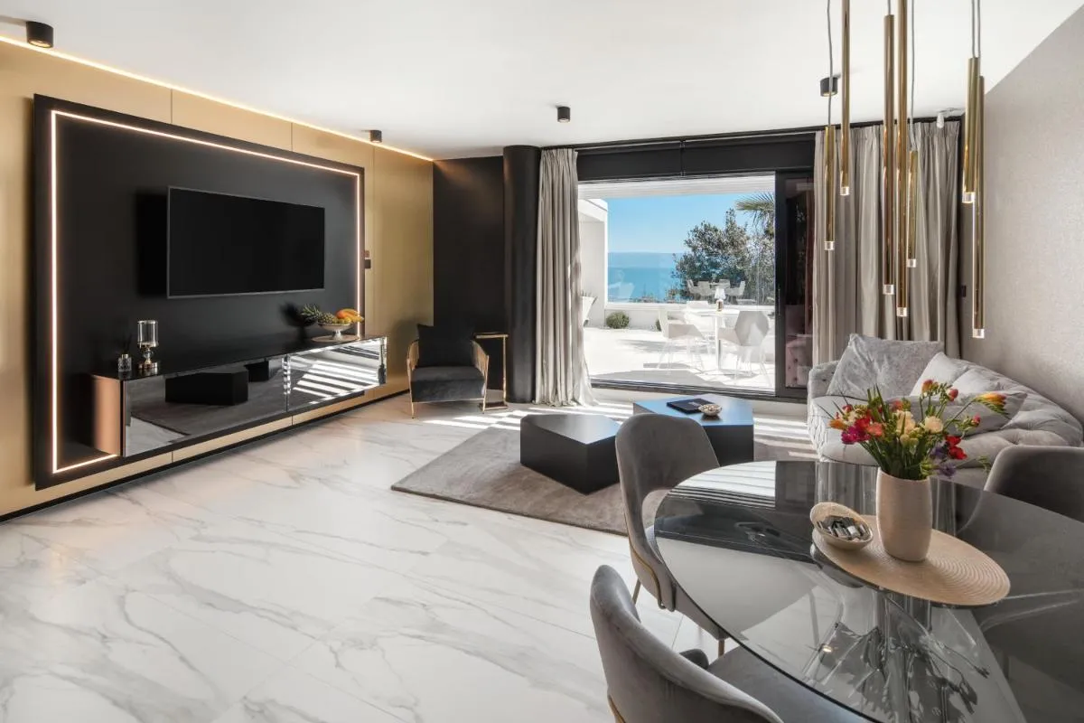 Image 4 of Posh Residence Luxury Suites