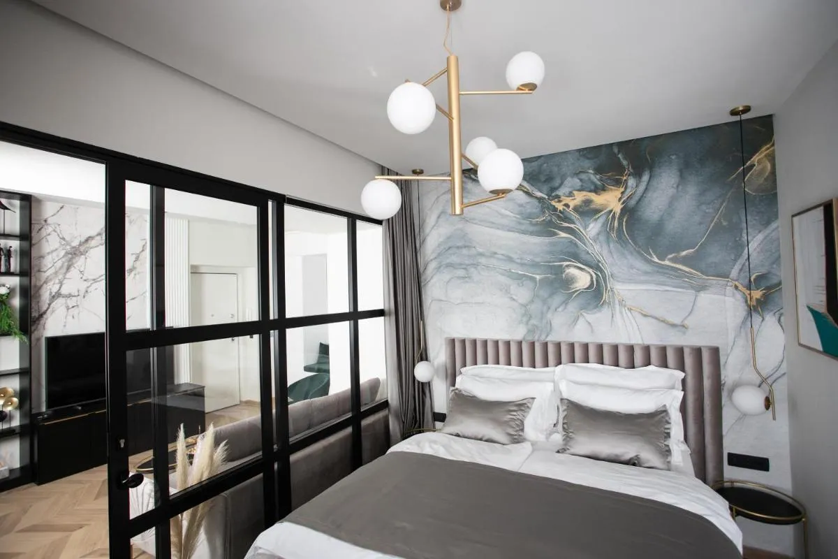 Image 5 of Prestigious Downtown Apartment