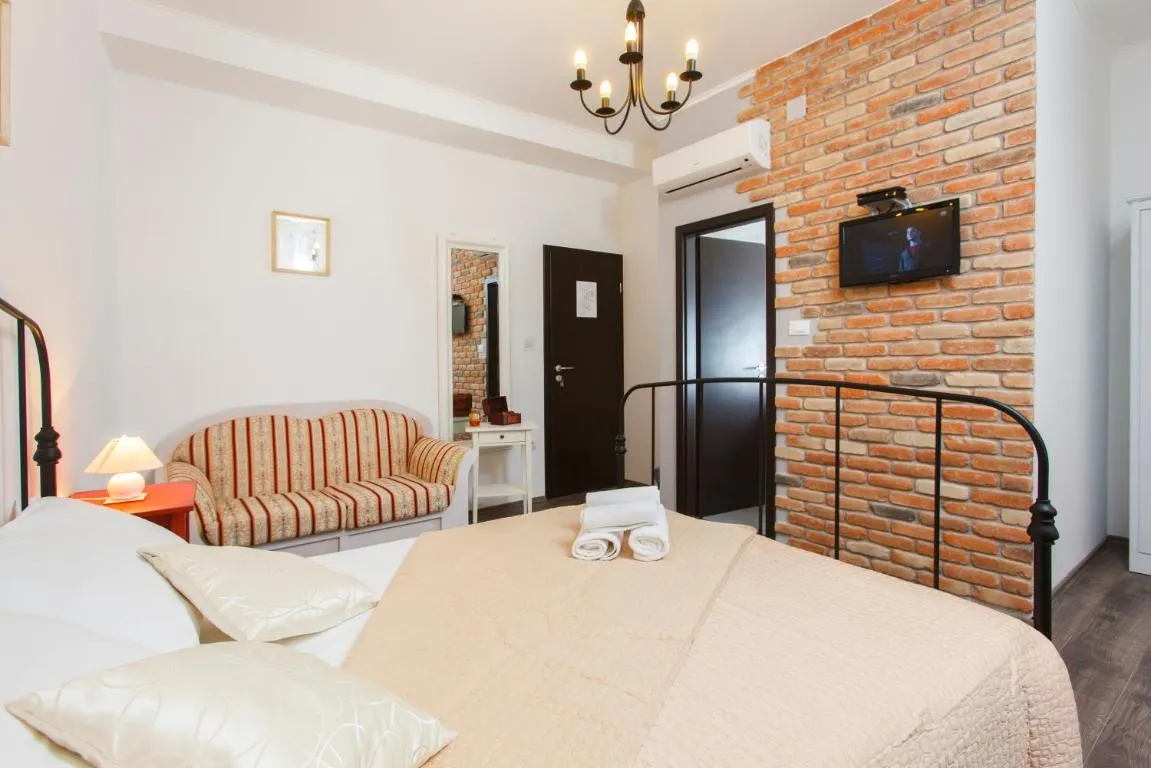 Image of Prior Suites Split