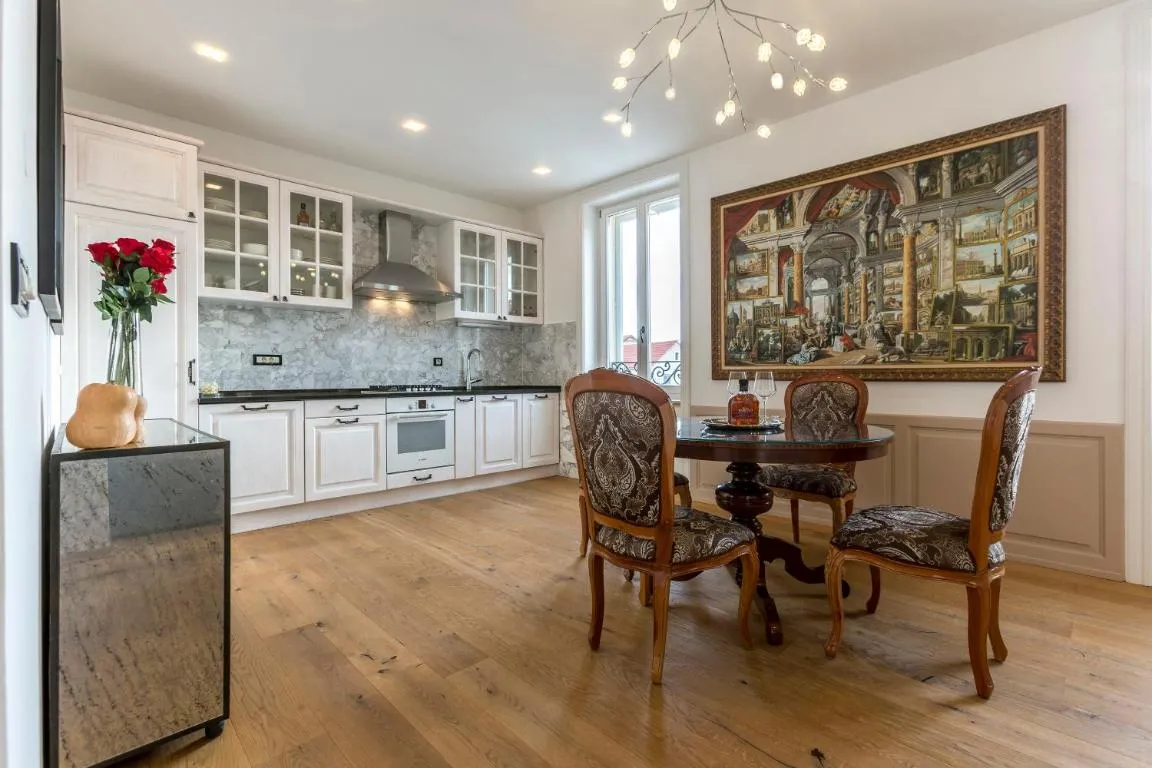 Image of Queen Apartment