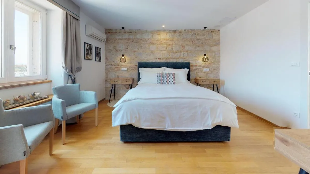 Image 1 of Riva Apartments