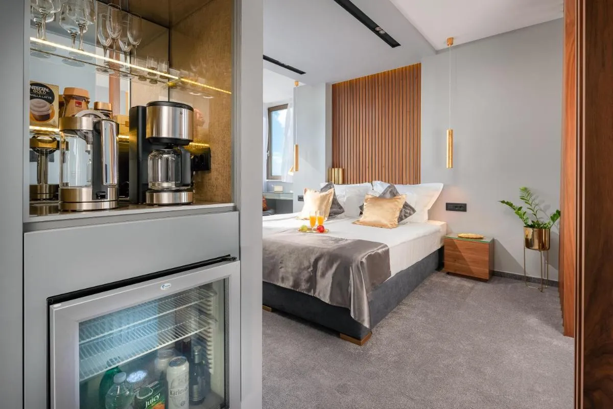 Image 6 of Royal Suites-Sky