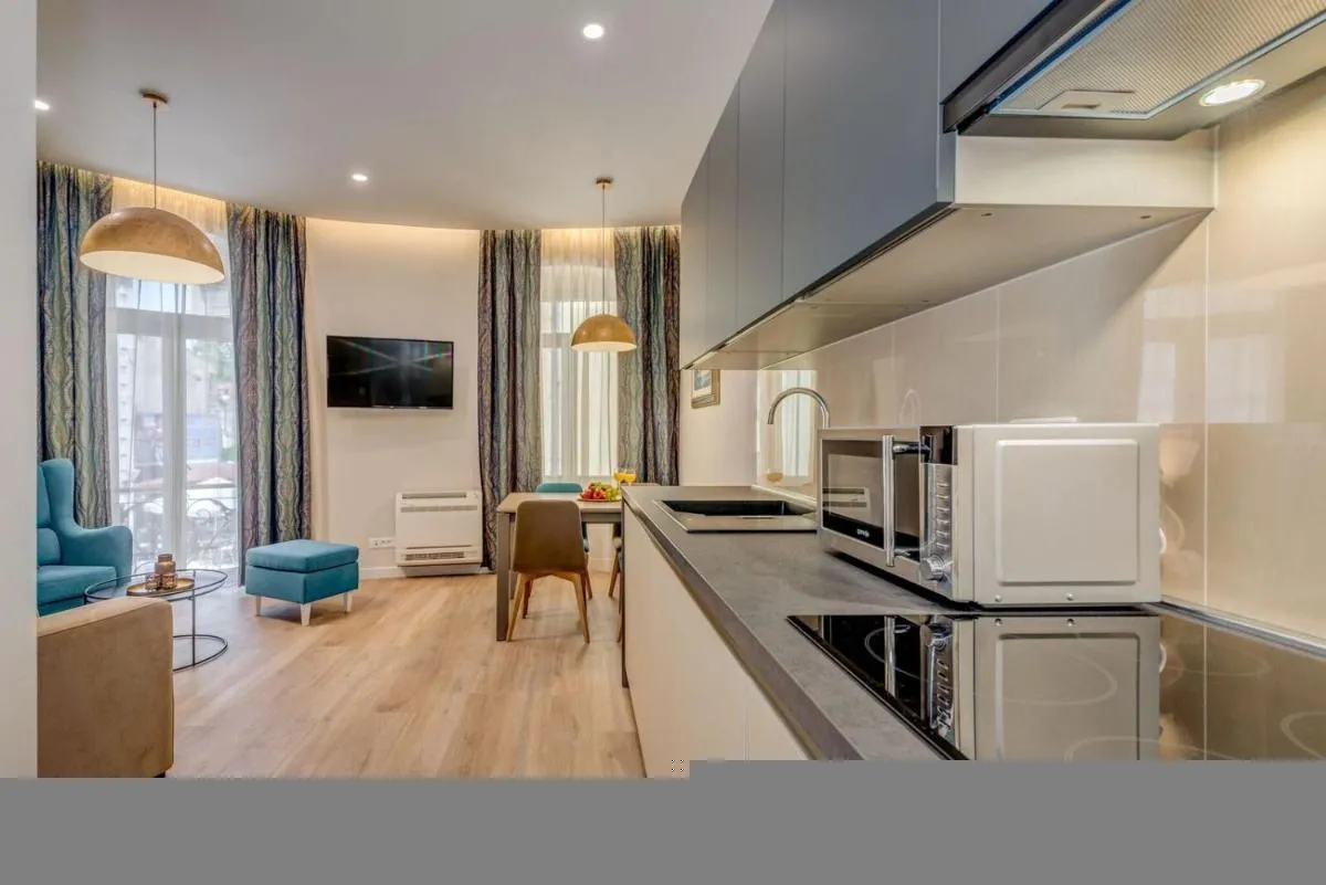 Image 2 of Royal Theatre Apartment