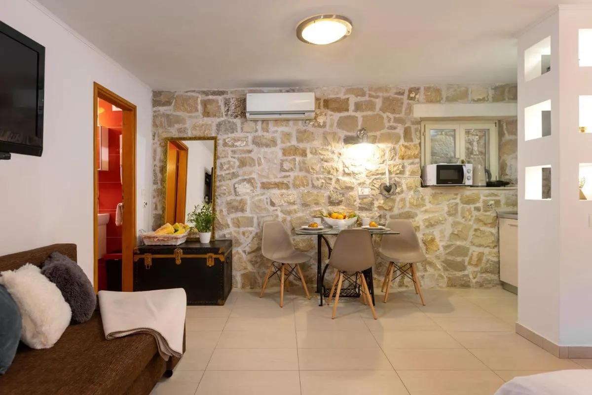 Image 3 of Sea La Vie Apartments