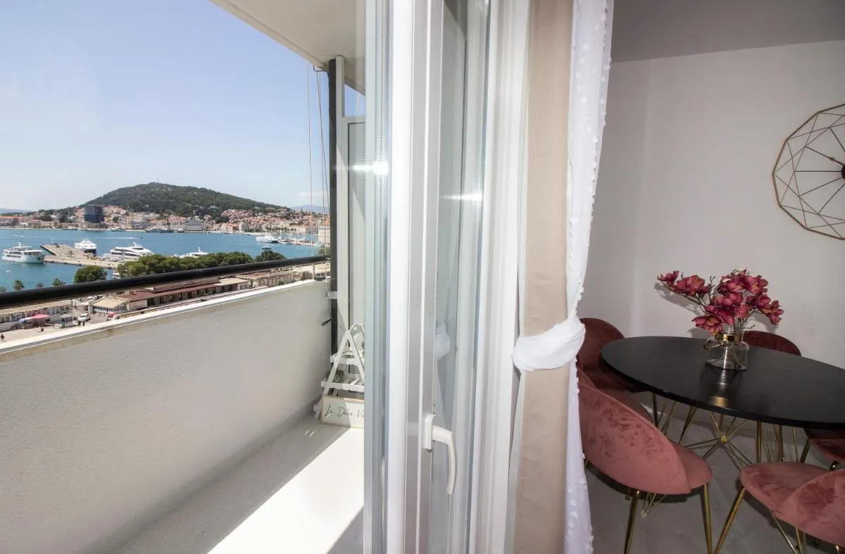 Image 5 of Sea La Vie Split centre