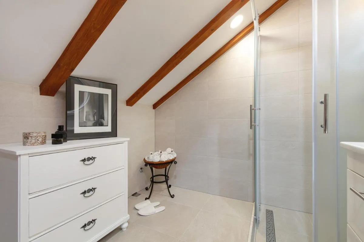 Image 6 of Sea La Vie Studio 3