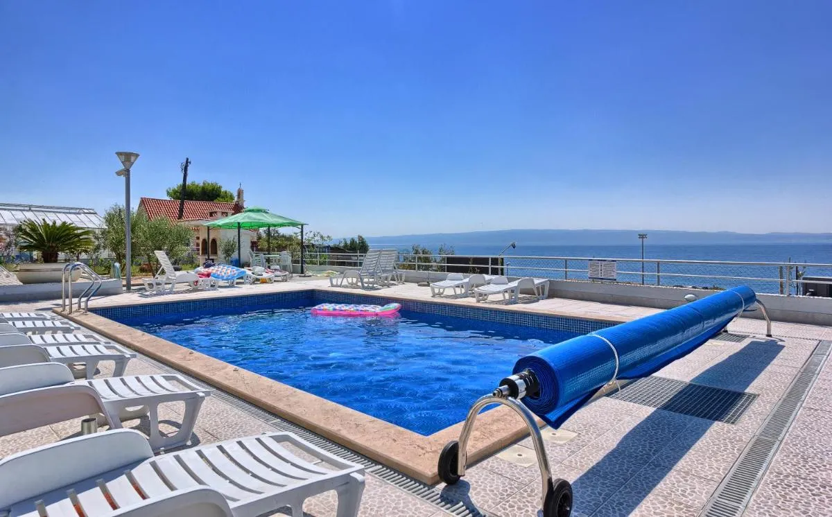 Image 3 of Seaside Apartments