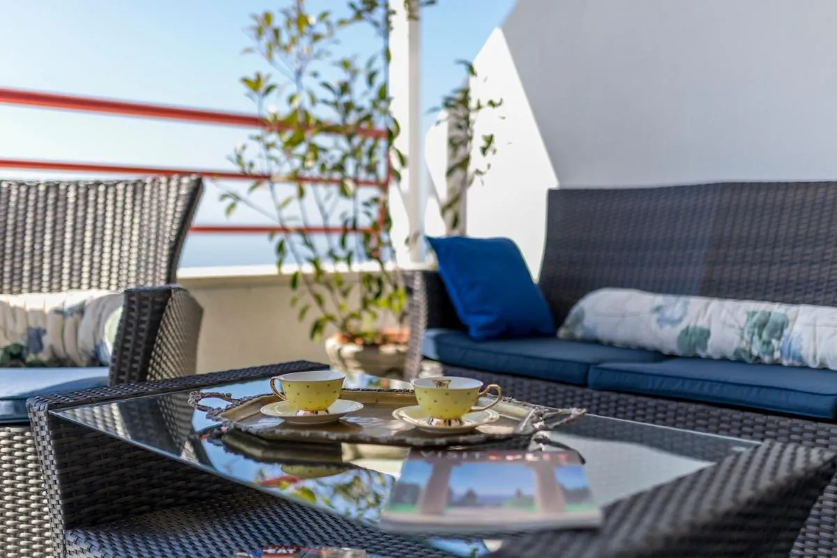 Image 3 of Seaside Penthouse with Hot Tub SKY LIVING