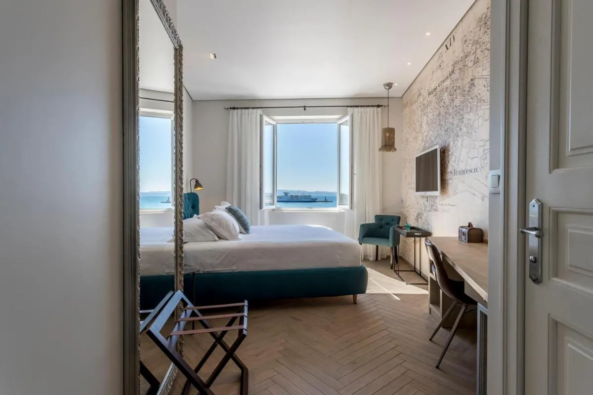 Image 1 of Seaview Luxury Retreat
