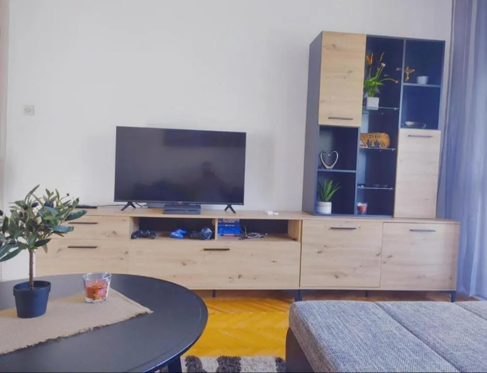 Image of Self check in two bedroom apartment in Centre Split