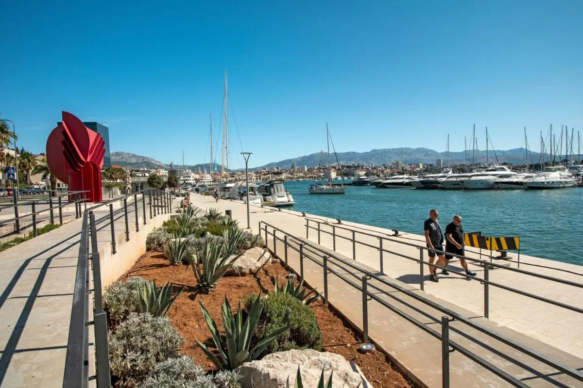 Image 5 of Sky Di Mare – Free private Garage