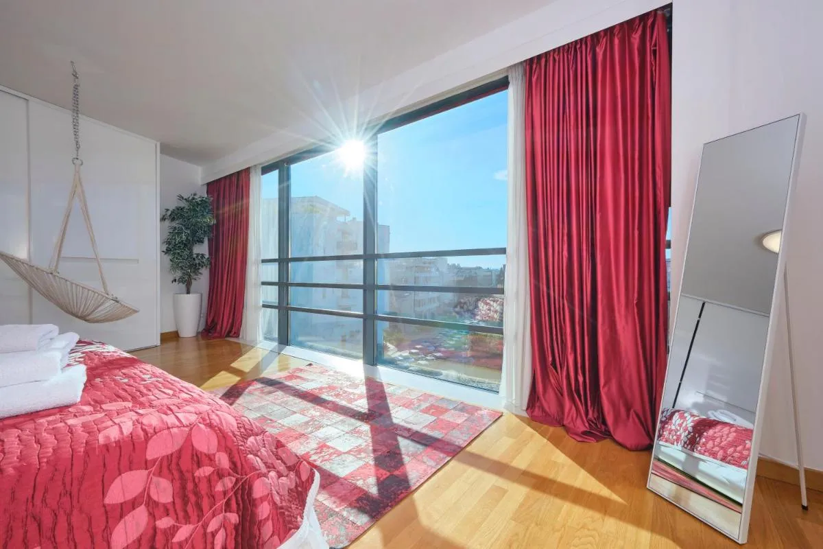 Image 2 of SolStar Apartment