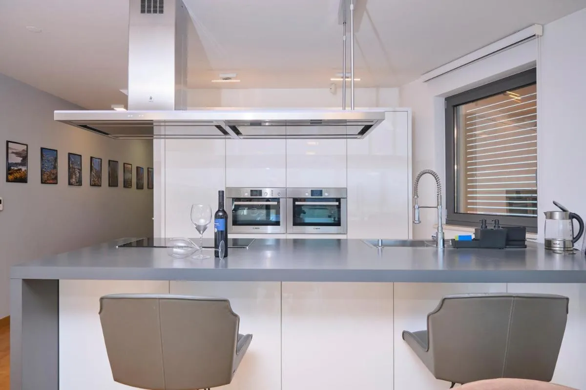 Image 1 of SolStar Apartment