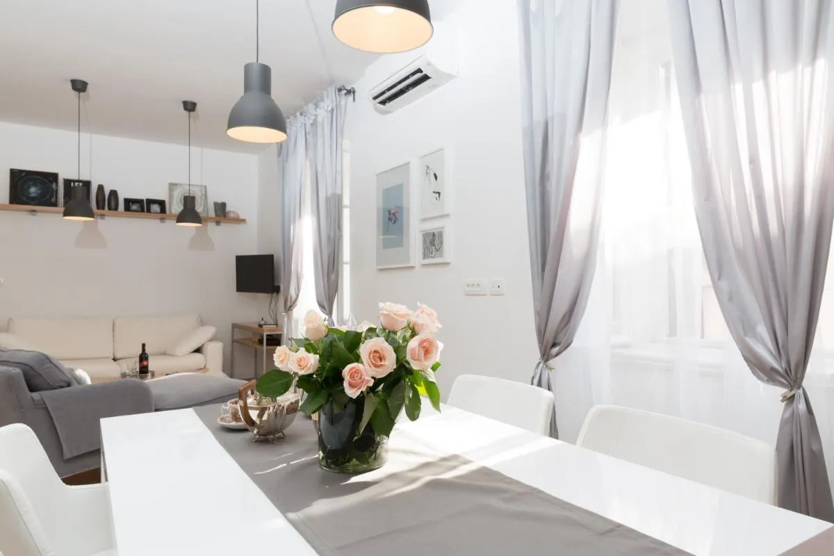 Image 6 of Split Center brand new Apartment Jazzy