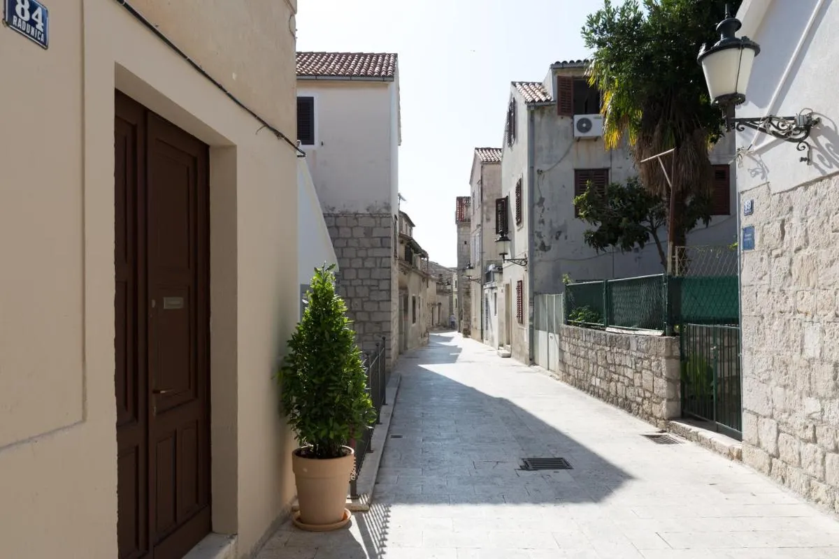 Image 5 of Split Center brand new Apartment Jazzy