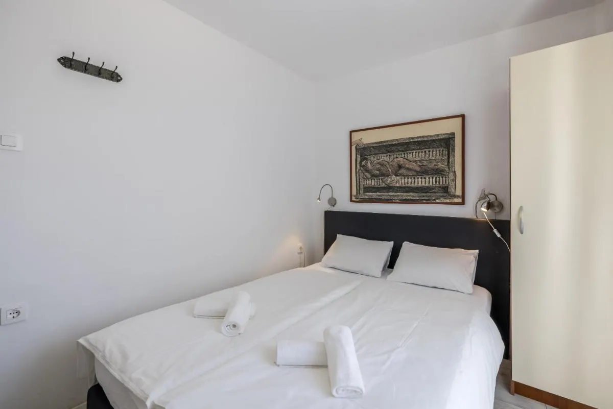 Image 6 of Split Central City Apartment