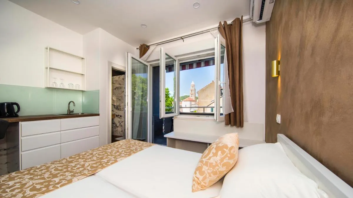 Image 1 of Split Central Luxury Studios 2
