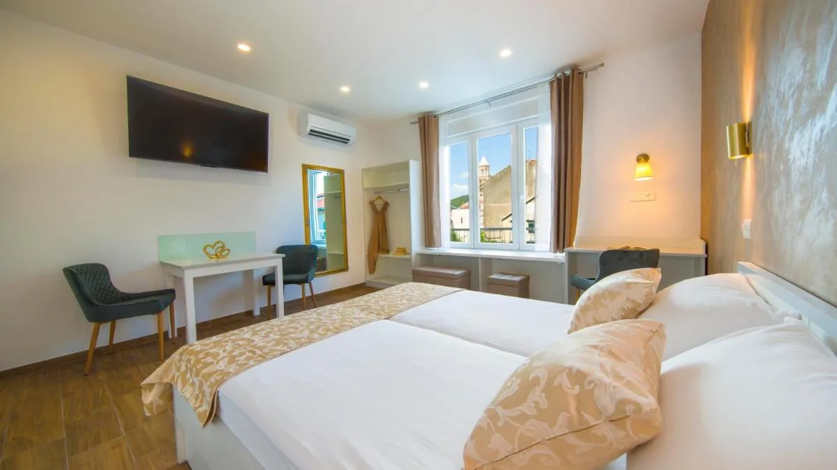 Image of Split Central Luxury Studios 2