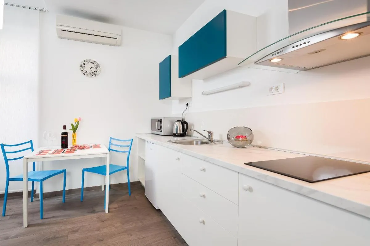 Image 2 of Split Dreams Apartments
