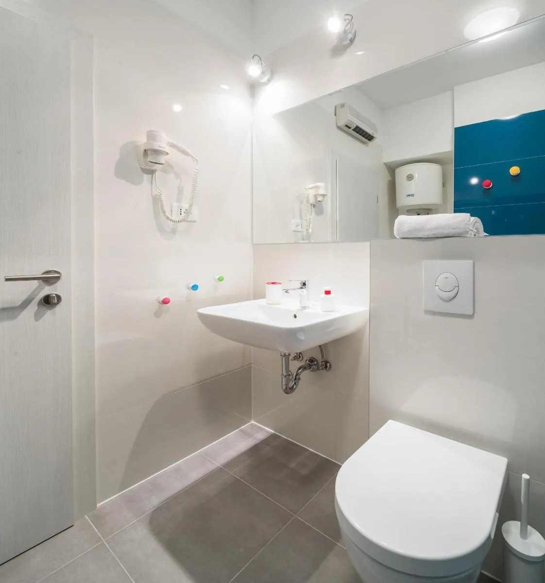 Image 3 of Split Dreams Apartments