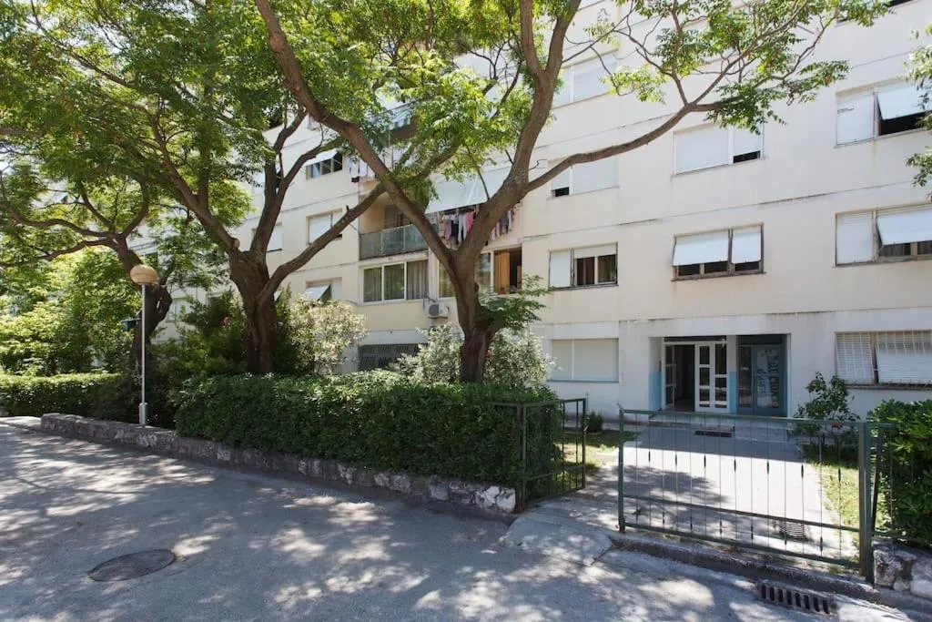 Image 4 of Split New 4Star Apartment