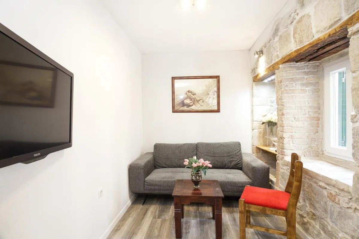 Image 4 of Stone apartman Varos