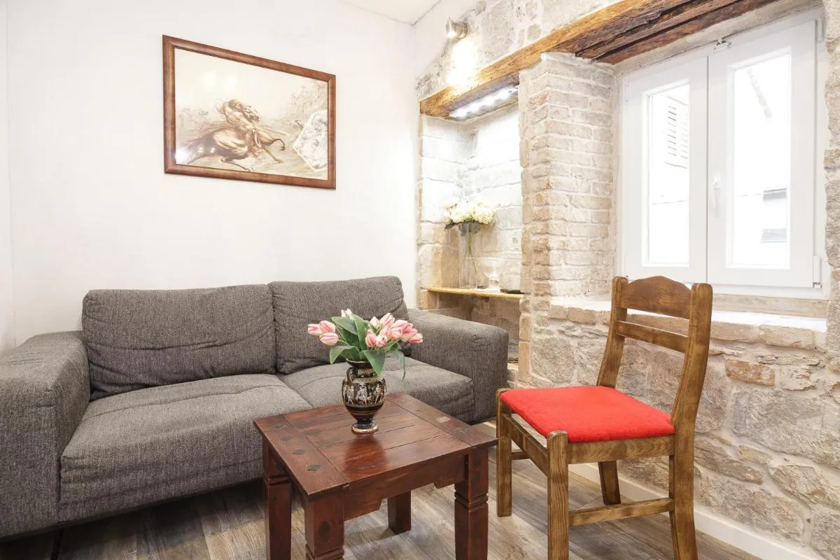 Image 3 of Stone apartman Varos