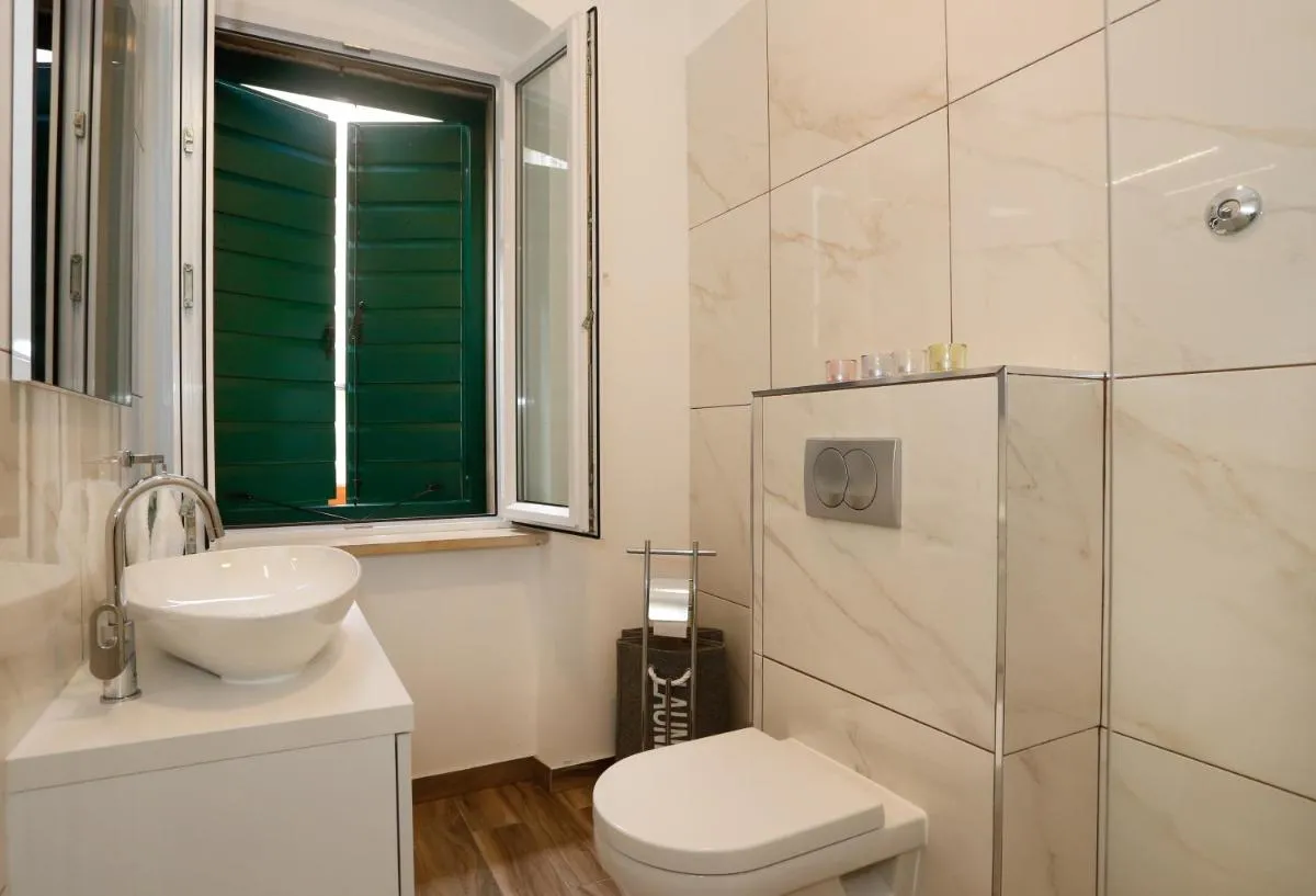 Image 2 of Studio Apartman Fictilis