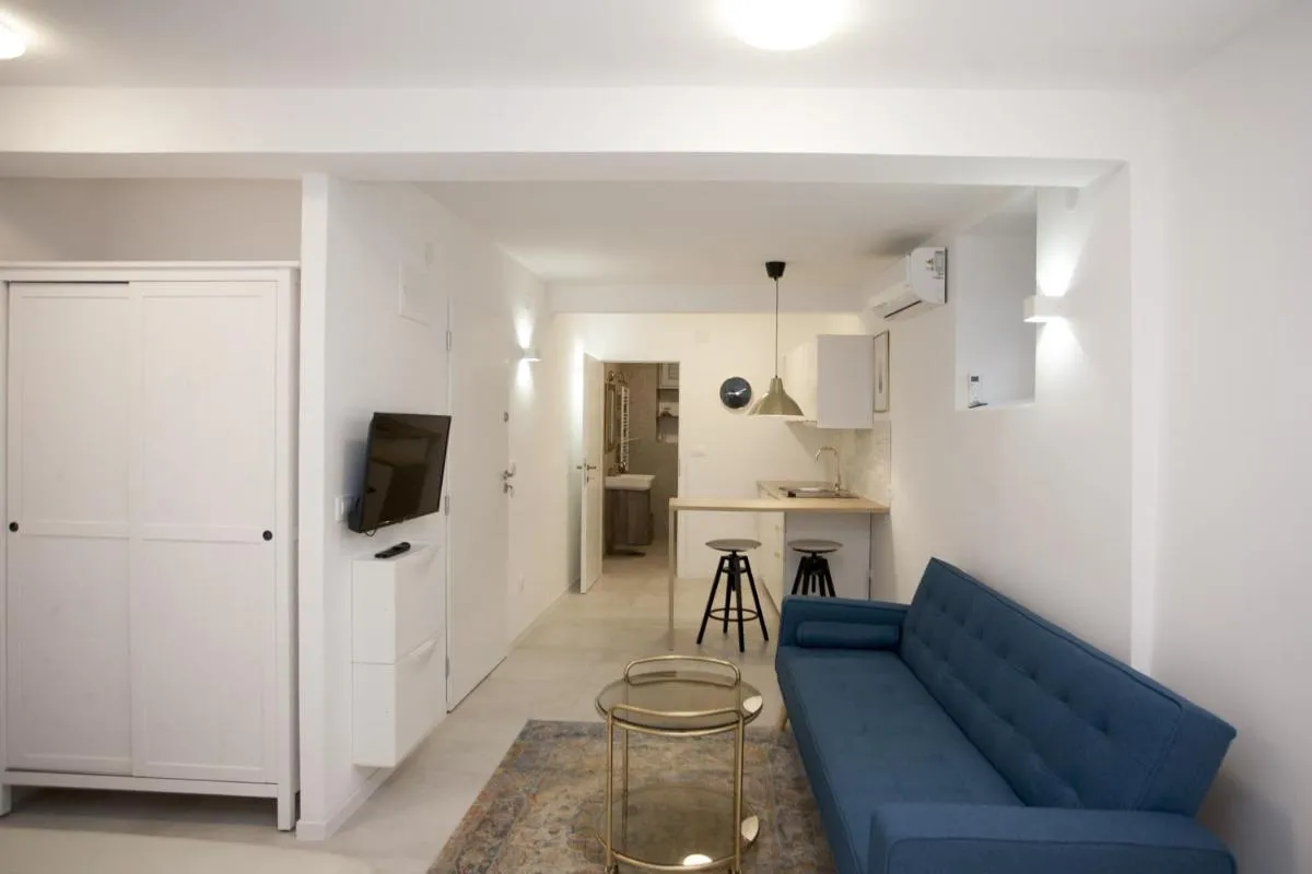 Image 4 of Studio Apartment Jon